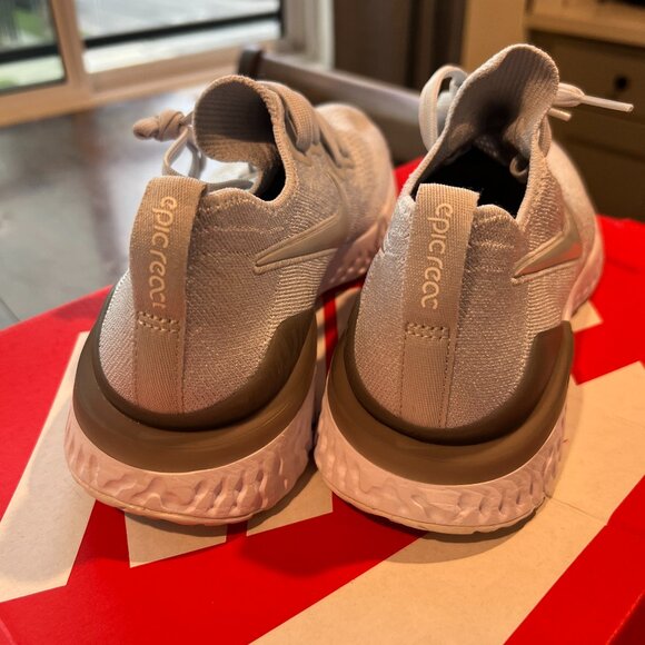Nike Women's Epic React Flyknit 2 - Picture 5 of 9